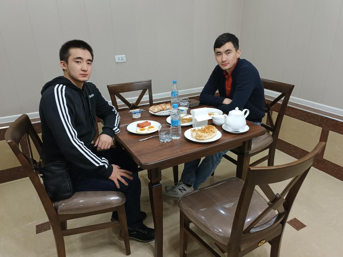 Hotel Gold Camel Registan Samarkand Esterno foto
